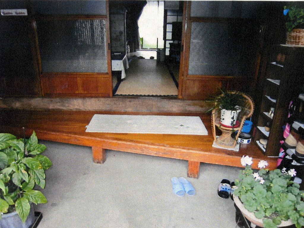 段差解消前の玄関の写真